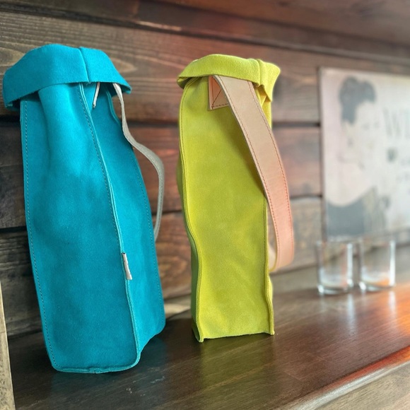 Lemon 🍋 Leather wine bag …………………………………It’s my brand I appreciate your support - Picture 3 of 5